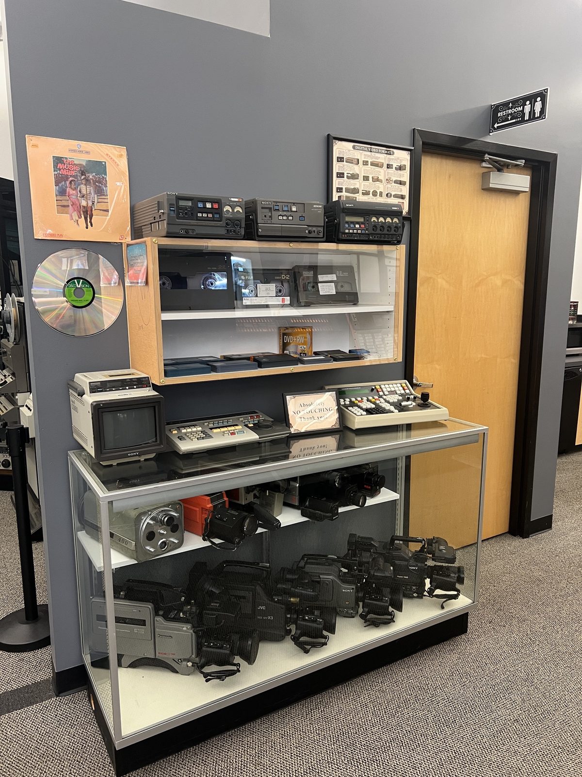 VCR and Camcorder Display Case